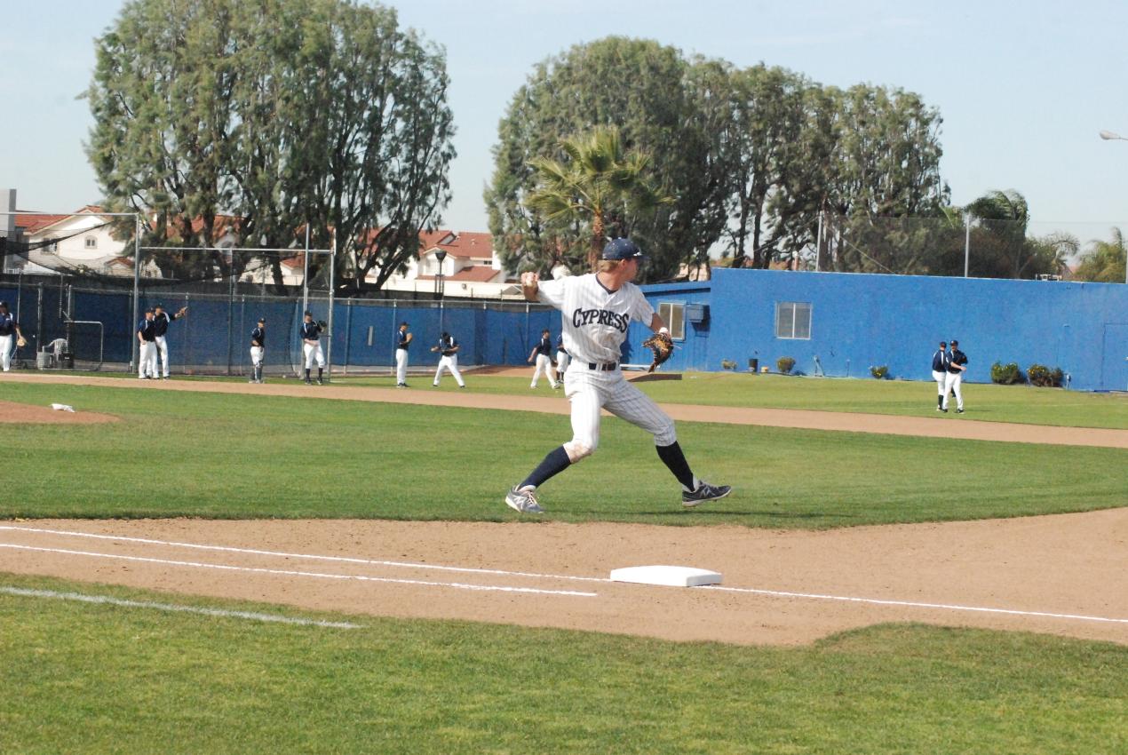Chargers beat Merced 5-1