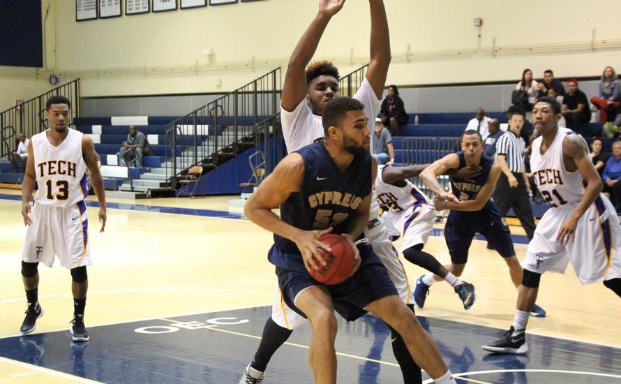 No. 19 Men's Basketball Opens Conference Play at OCC
