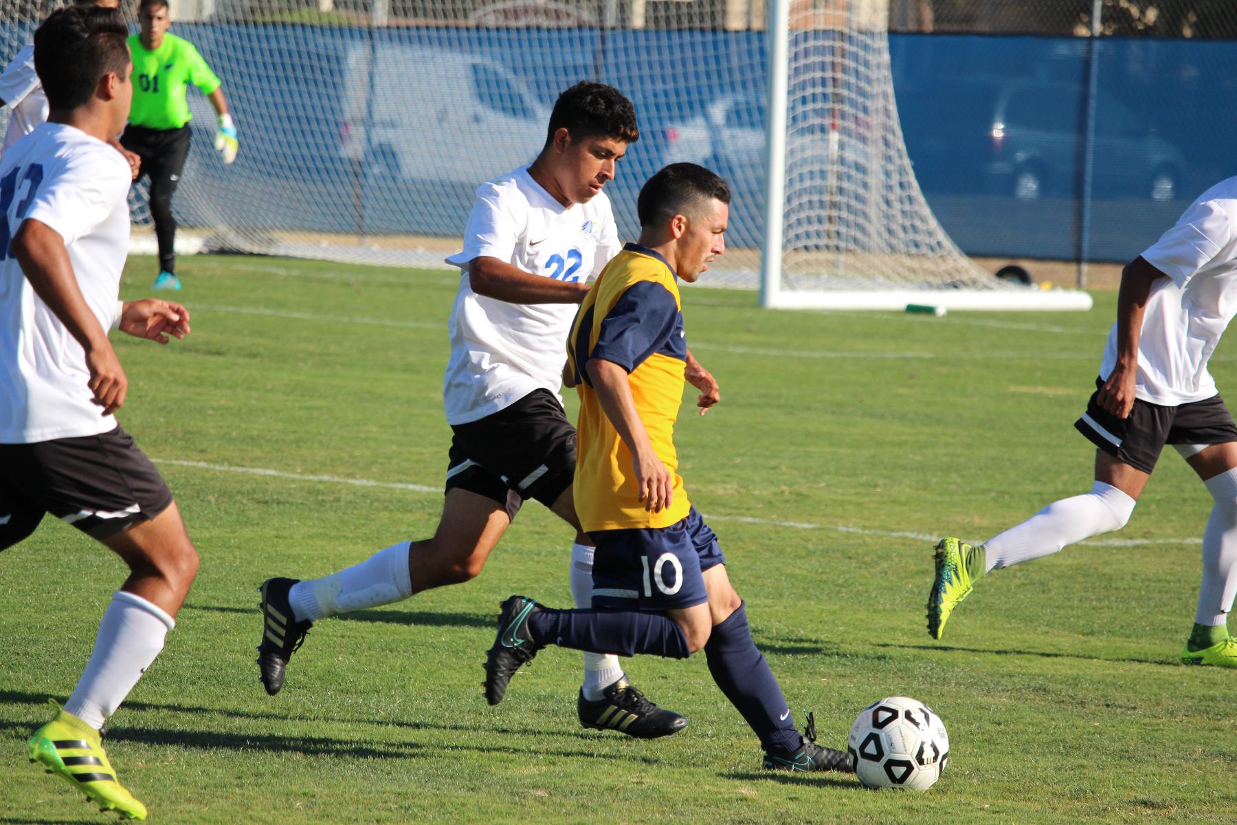 Chargers Tie Santiago Canyon