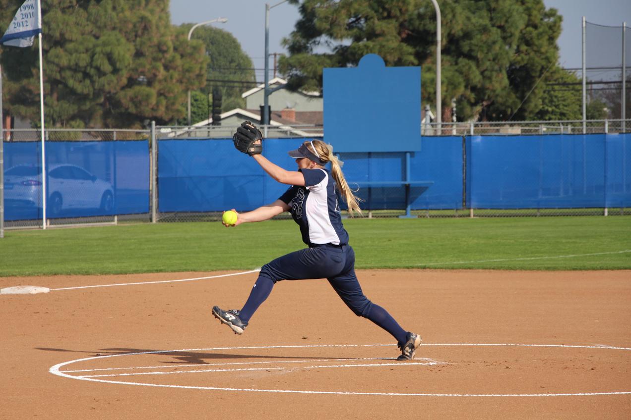 Chargers Defeat Santiago Canyon With Walk-Off Error 2-1​