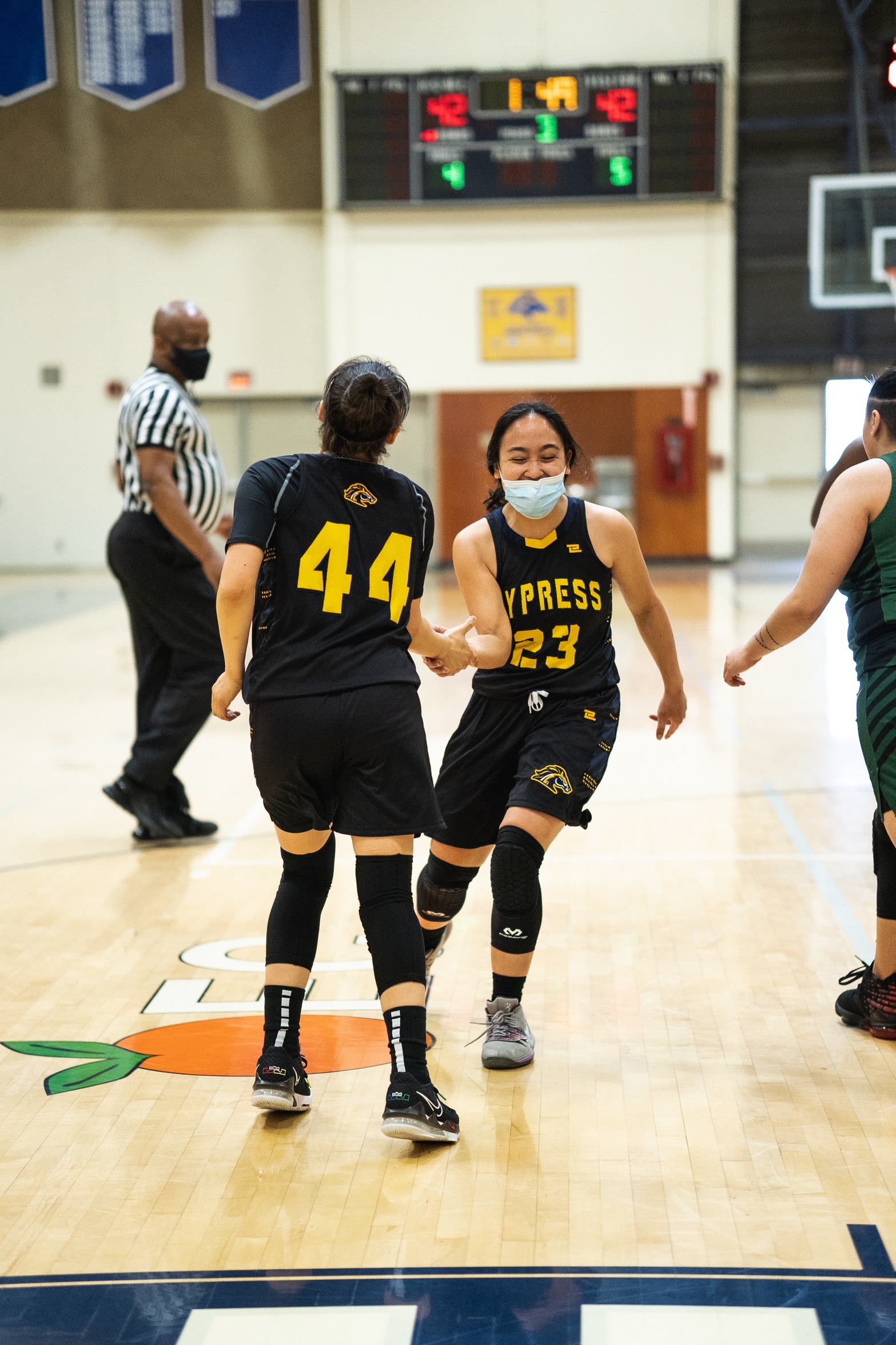 Women's Basketball Kicks Off First OEC Competition in Over a Year