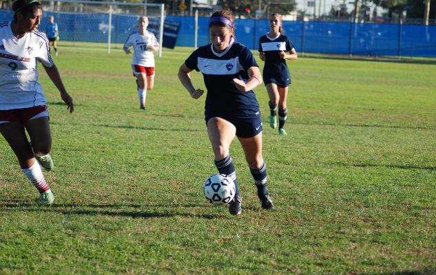 No. 6 Women’s Soccer Shuts Out Saddleback on the Road, 3-0