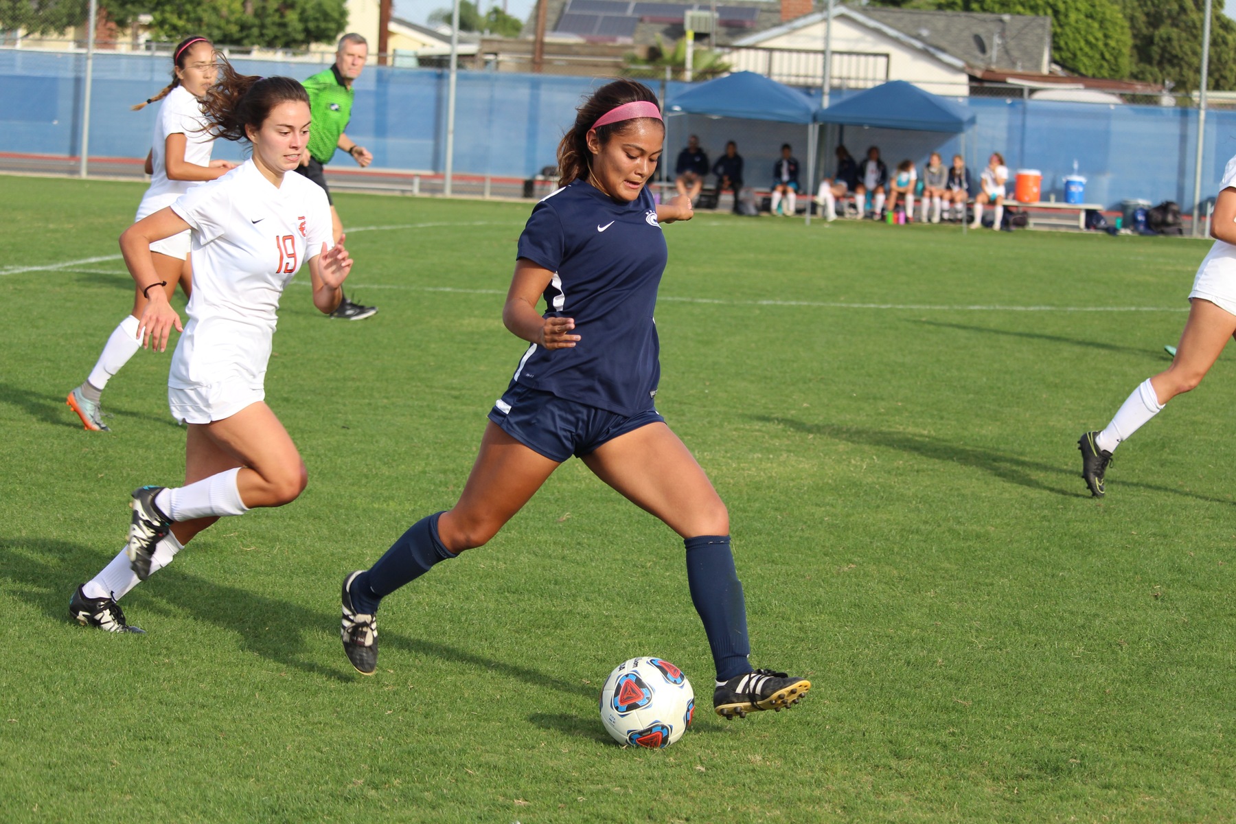 Chargers Hang On to Defeat Pirates on Sophomore Day, 1-0