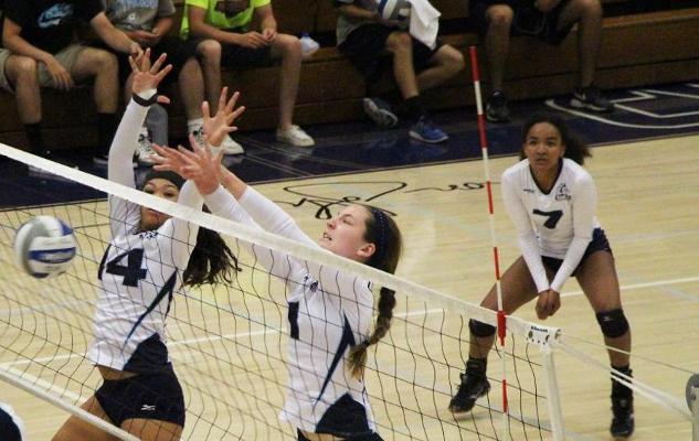 Chargers Push Past the Pirates in Four Sets