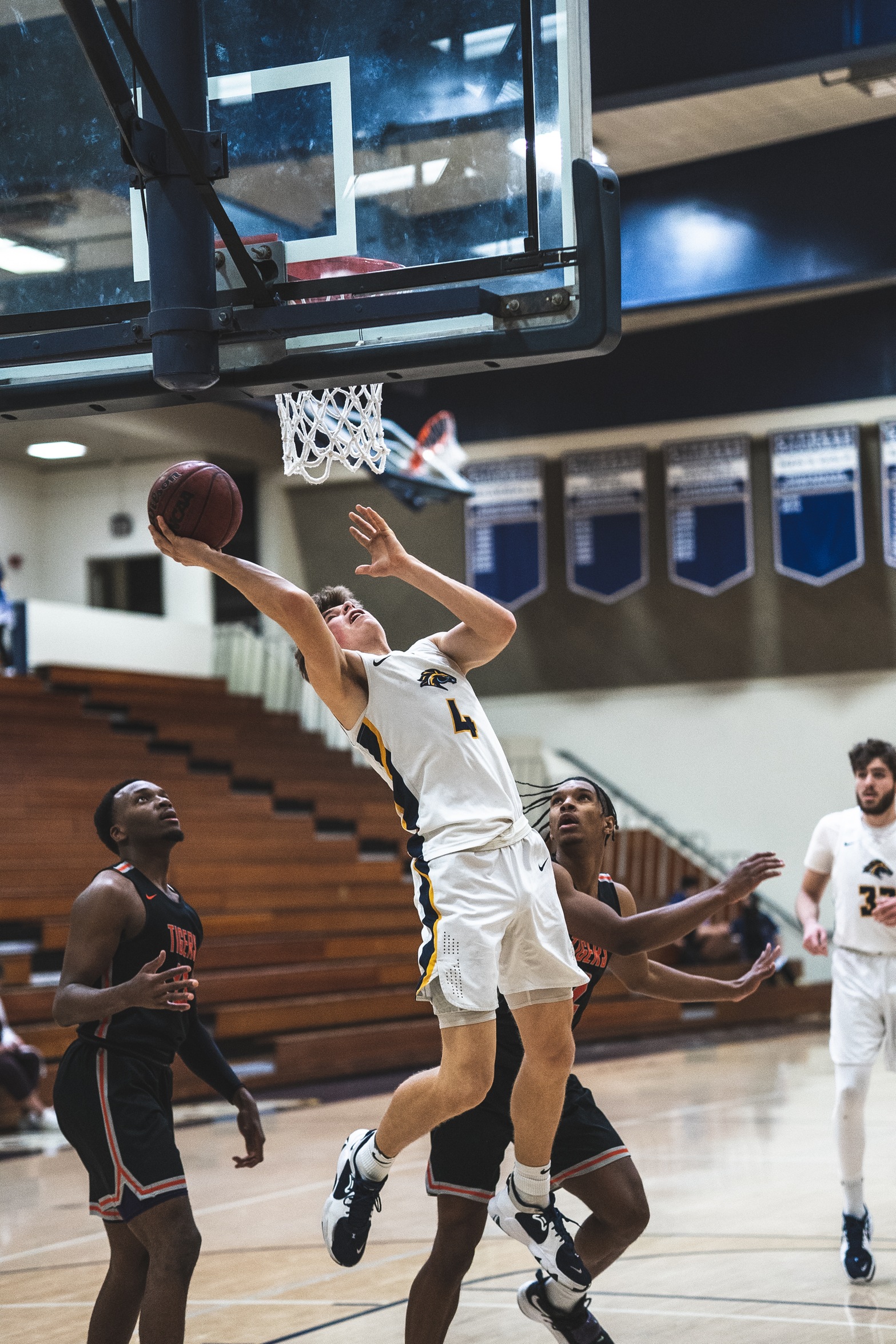 Men's Basketball Travels to Palomar for Round 1 of the CCCAA Playoffs