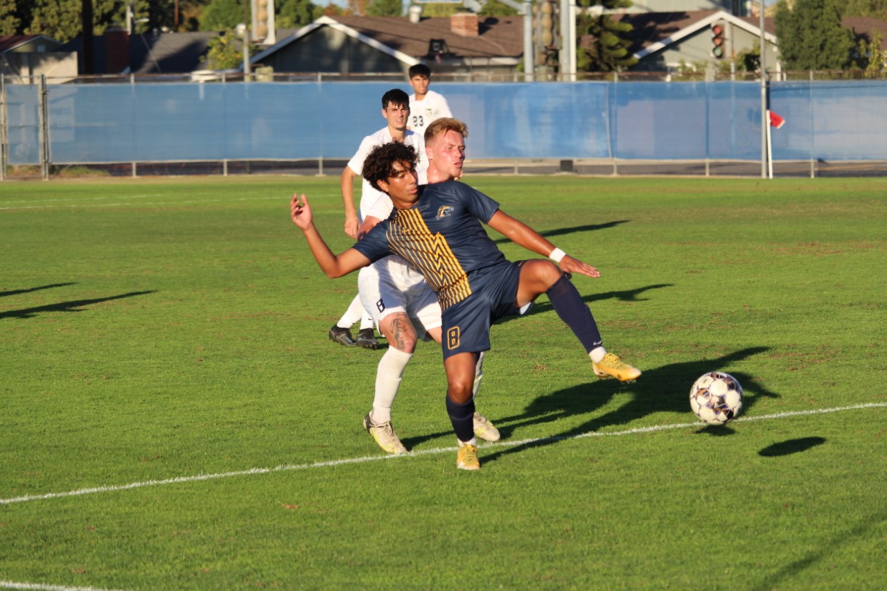 Chargers Upset Hornets, 1-0
