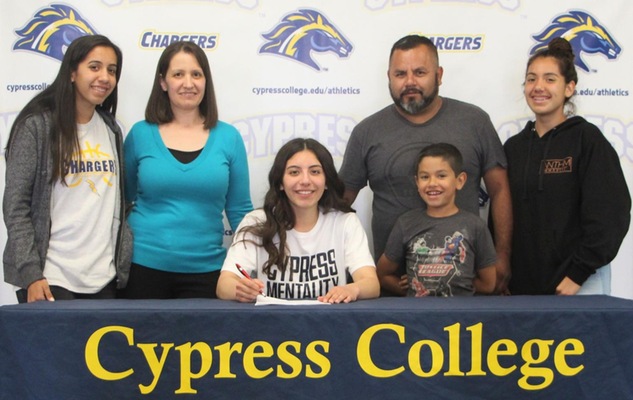 Gabby Carbajal of Women's Basketball Accepts Offer from Humbolt State University