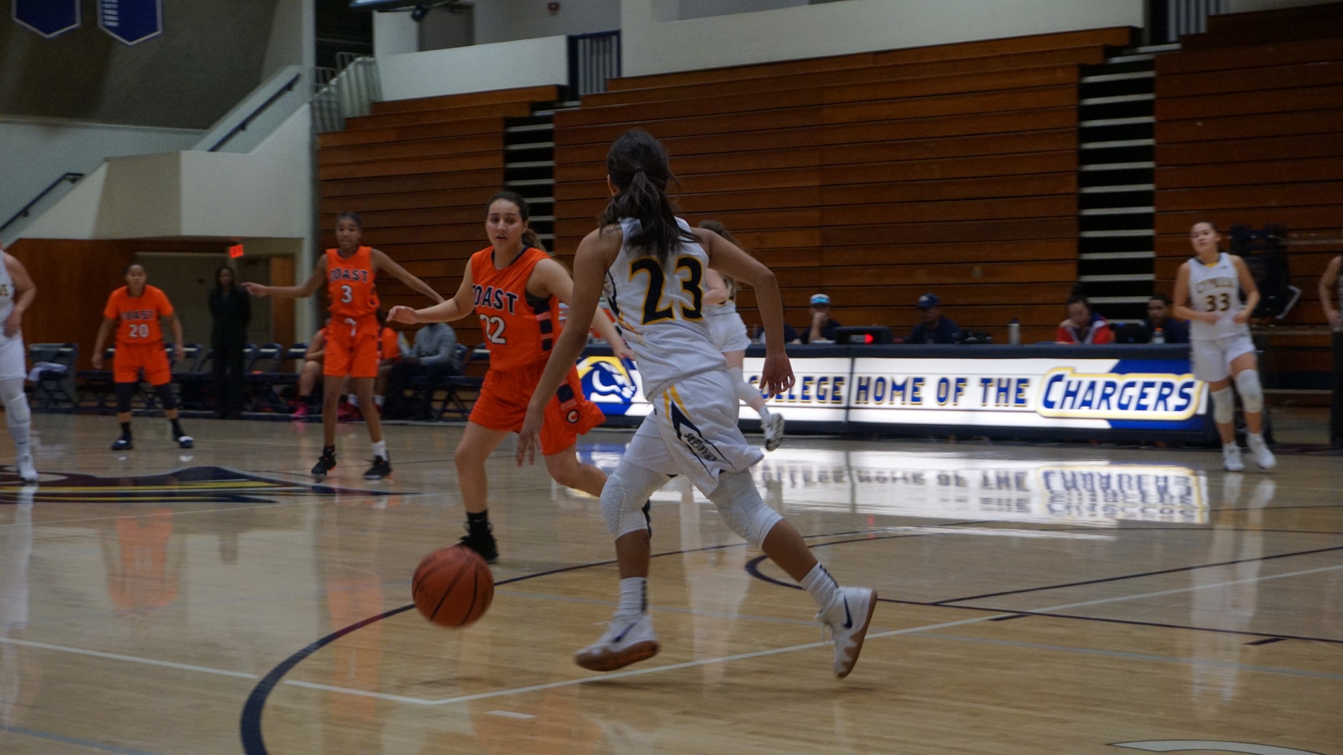 Chargers Knock Off Gauchos, 71-62