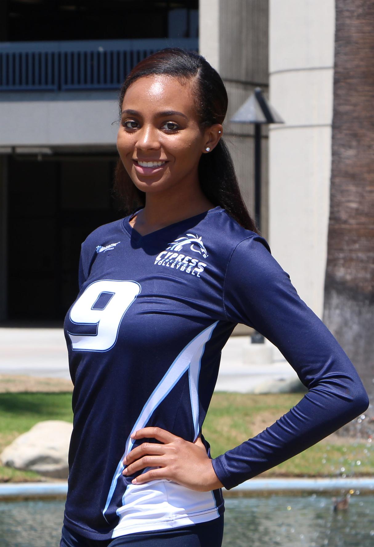 Brianna Johnson Earns Charger of the Week (Sept. 4-10)