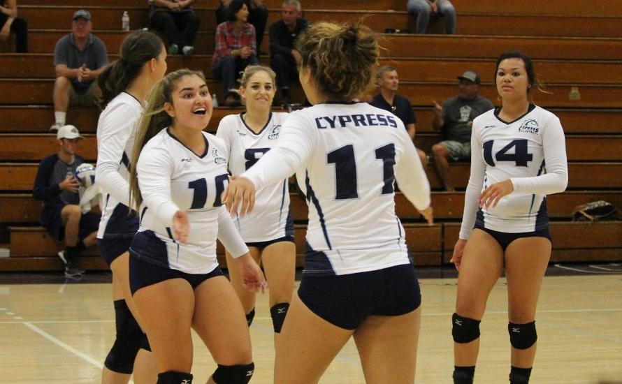 Women's Volleyball Finish 2nd at Cerritos Invitational