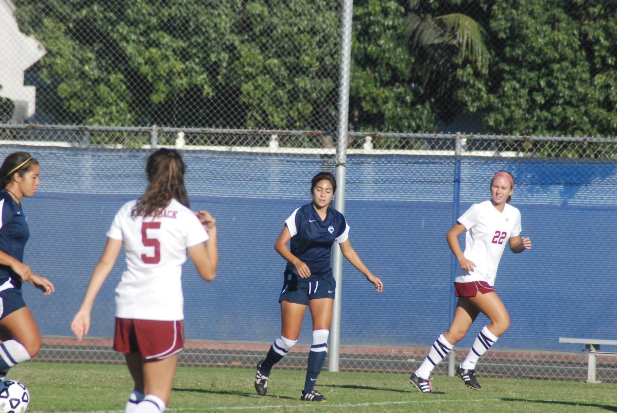 Chargers defeat Gauchos 4-0 in last home game