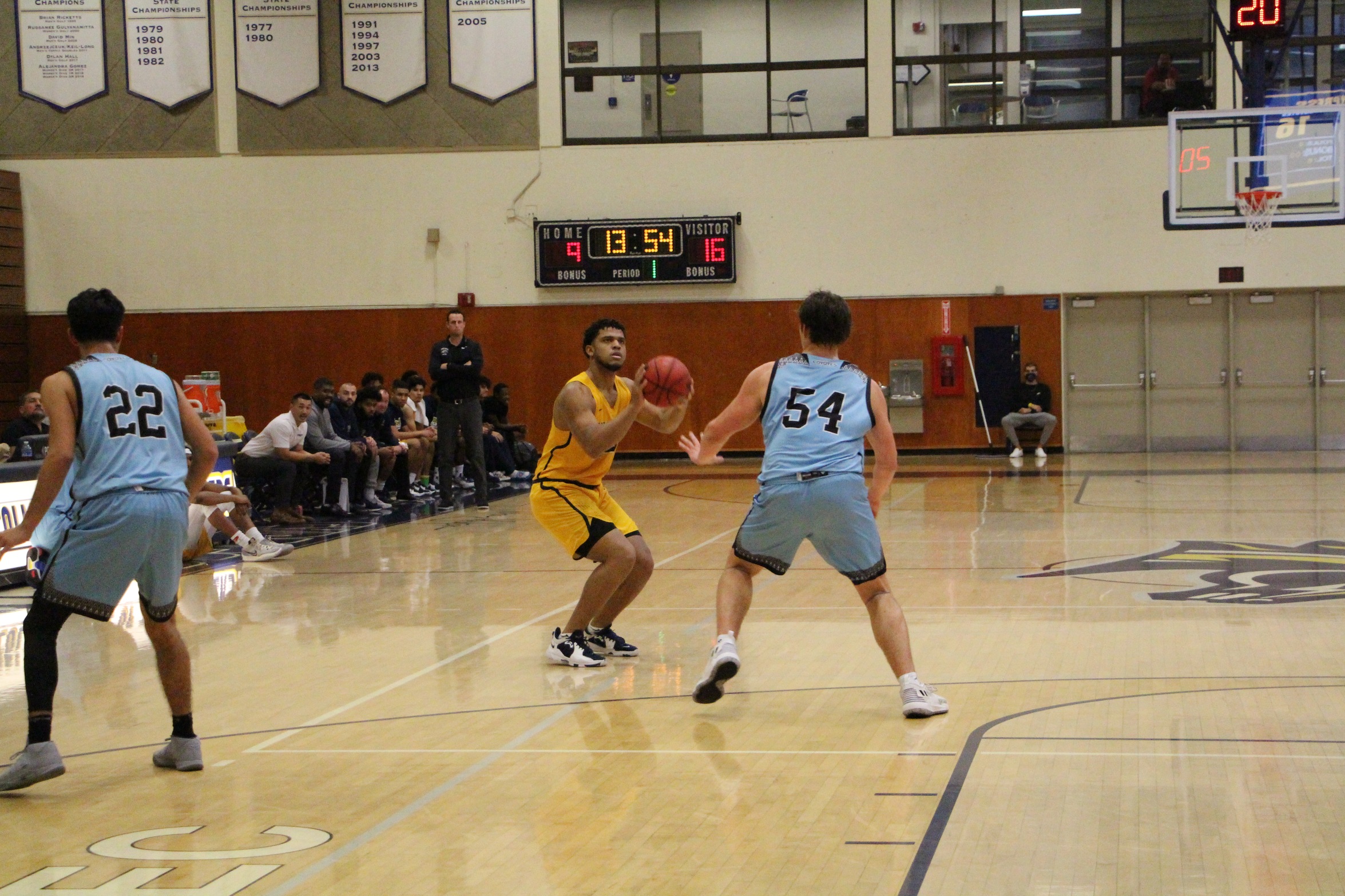 Chargers Take Down #23 Canyons, 86-73