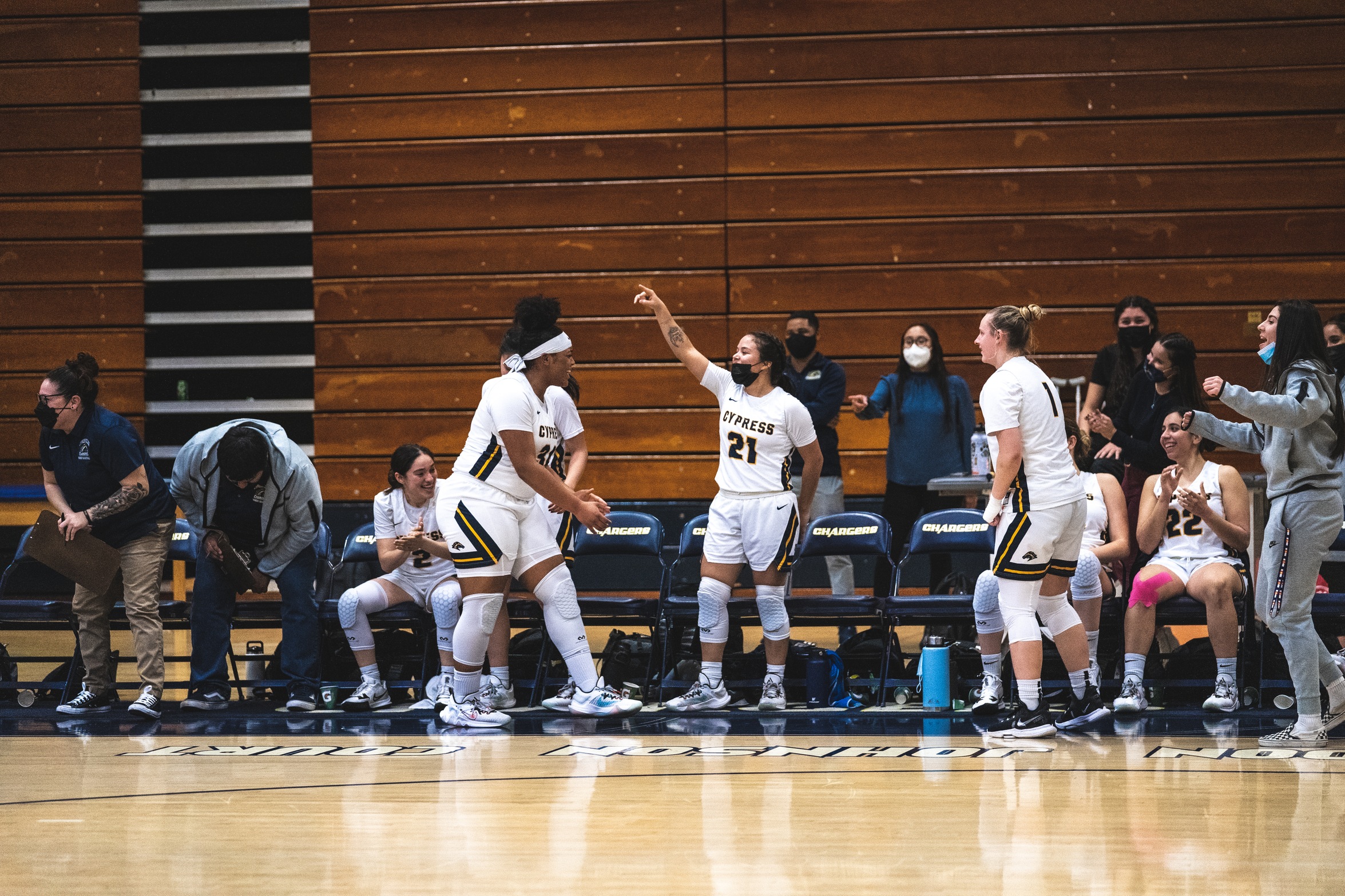 Jaylene Oviedo Shoots the Lights Out as Chargers Roll, 68-47