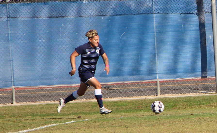 #7 Chargers Take Down Rival Fullerton, 1-0